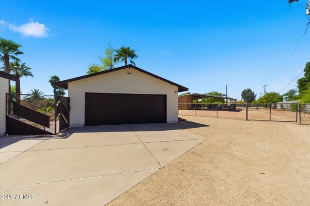 16424 N 44th Street, Phoenix, AZ 85032