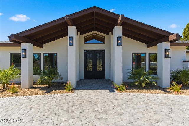 16424 N 44th Street, Phoenix, AZ 85032