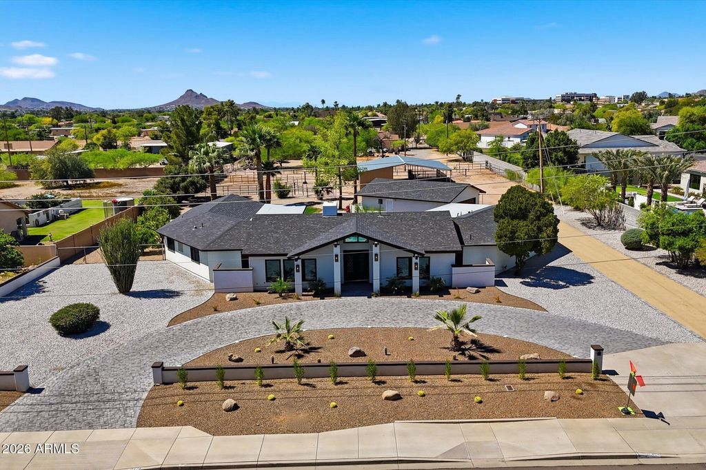 16424 N 44th Street, Phoenix, AZ 85032