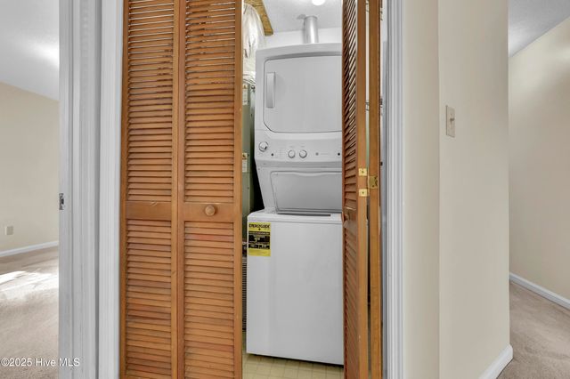 104 Holly Tree Lane, Hampstead, NC 28443