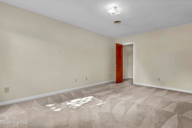 104 Holly Tree Lane, Hampstead, NC 28443