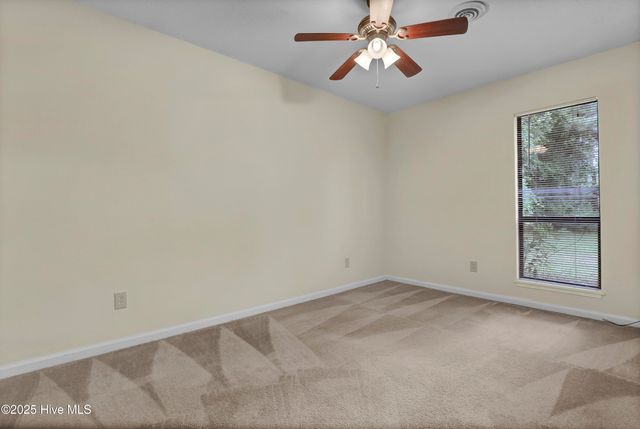 104 Holly Tree Lane, Hampstead, NC 28443