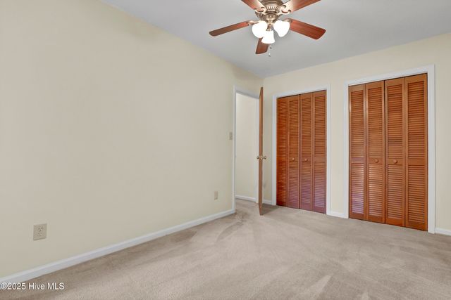 104 Holly Tree Lane, Hampstead, NC 28443