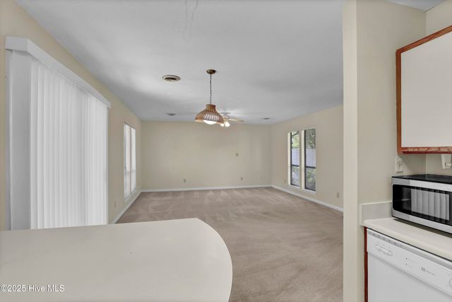 104 Holly Tree Lane, Hampstead, NC 28443