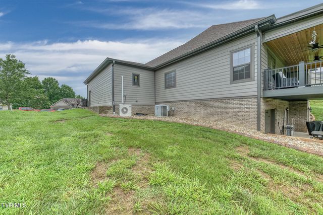 469 Grovemont Place, Piney Flats, TN 37686