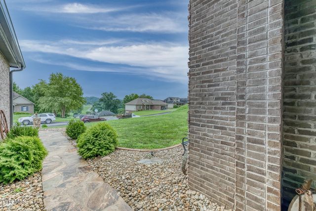 469 Grovemont Place, Piney Flats, TN 37686