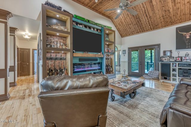469 Grovemont Place, Piney Flats, TN 37686