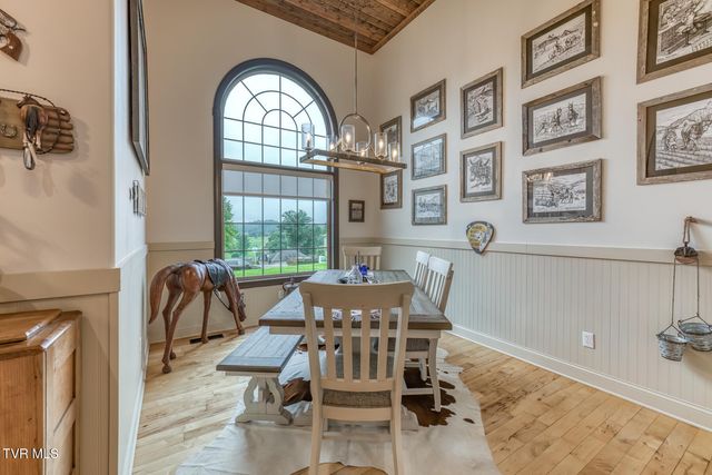 469 Grovemont Place, Piney Flats, TN 37686