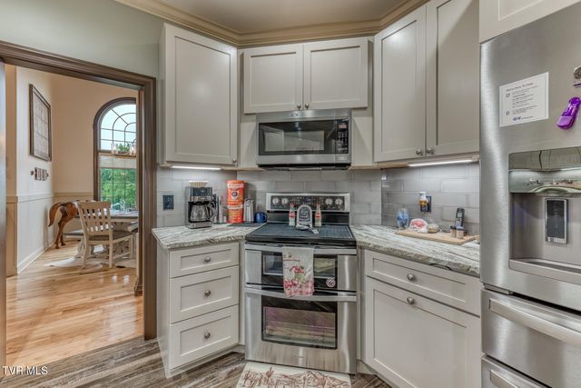 469 Grovemont Place, Piney Flats, TN 37686
