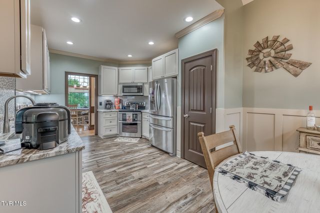 469 Grovemont Place, Piney Flats, TN 37686