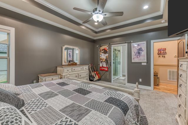 469 Grovemont Place, Piney Flats, TN 37686
