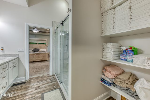 469 Grovemont Place, Piney Flats, TN 37686