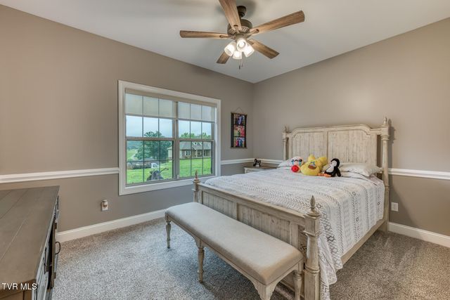 469 Grovemont Place, Piney Flats, TN 37686