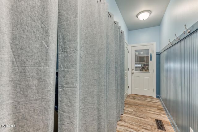 469 Grovemont Place, Piney Flats, TN 37686