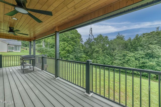 469 Grovemont Place, Piney Flats, TN 37686