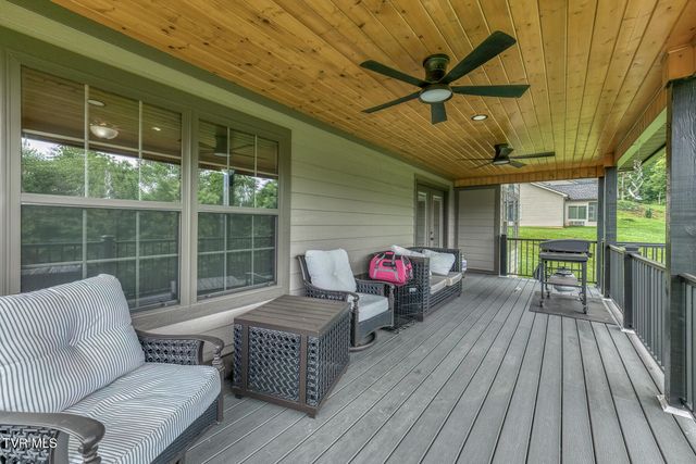 469 Grovemont Place, Piney Flats, TN 37686