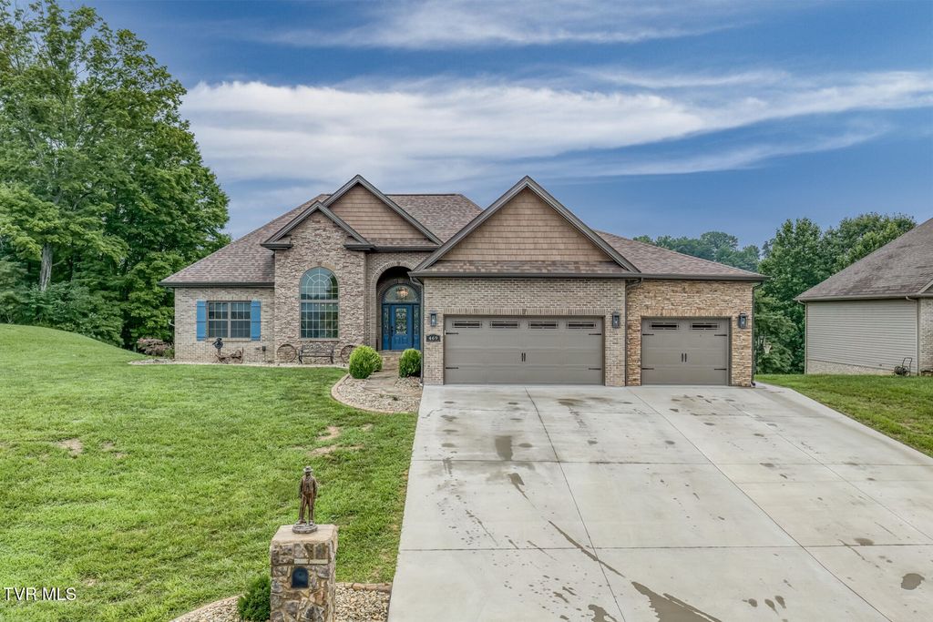 469 Grovemont Place, Piney Flats, TN 37686