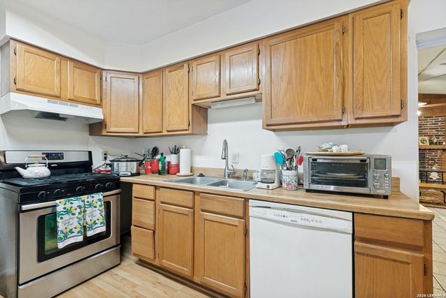 431 Kopplow, San Antonio, TX 78221