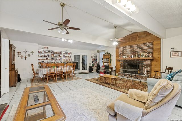 431 Kopplow, San Antonio, TX 78221