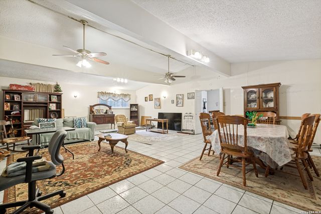 431 Kopplow, San Antonio, TX 78221