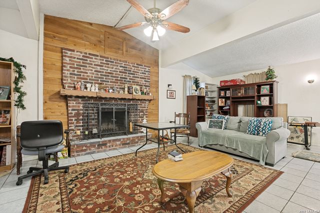 431 Kopplow, San Antonio, TX 78221