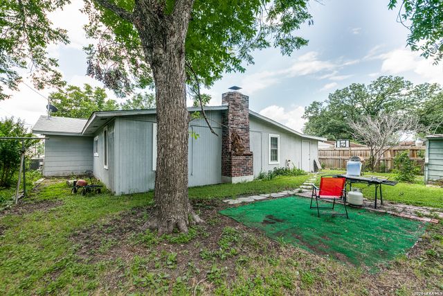 431 Kopplow, San Antonio, TX 78221