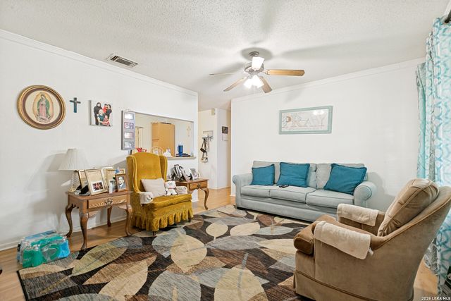 431 Kopplow, San Antonio, TX 78221