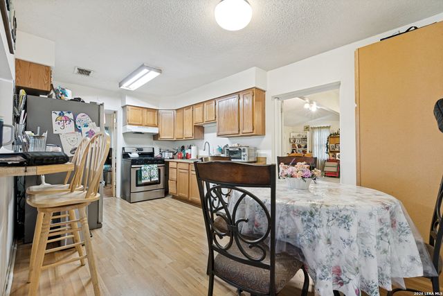 431 Kopplow, San Antonio, TX 78221