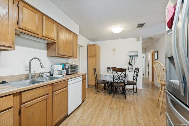 431 Kopplow, San Antonio, TX 78221