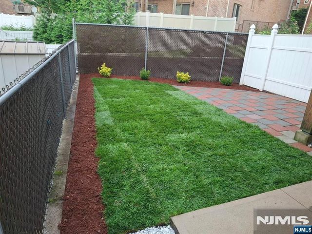 431 Aurora Avenue A, Cliffside Park, NJ 07010