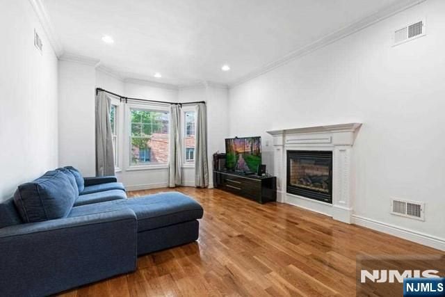 431 Aurora Avenue A, Cliffside Park, NJ 07010