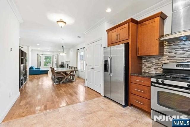 431 Aurora Avenue A, Cliffside Park, NJ 07010