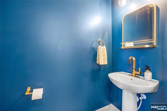 115 Aspen Drive, Cedar Grove, NJ 07009