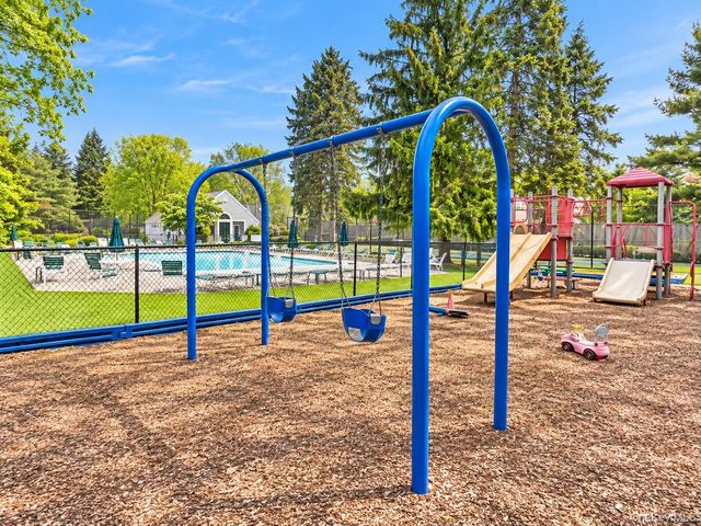 100 Clarewood Drive 1K, Hastings-on-hudson, NY 10706