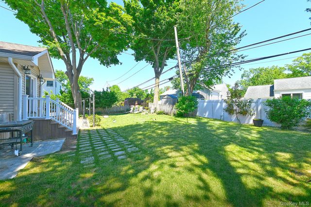 7 Rensselaer Drive, Commack, NY 11725