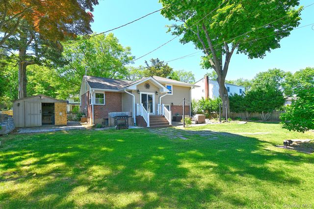 7 Rensselaer Drive, Commack, NY 11725