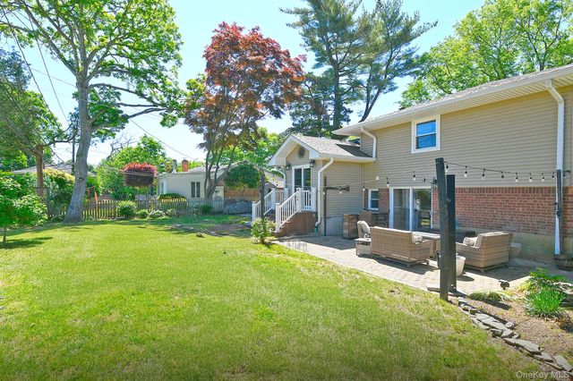 7 Rensselaer Drive, Commack, NY 11725