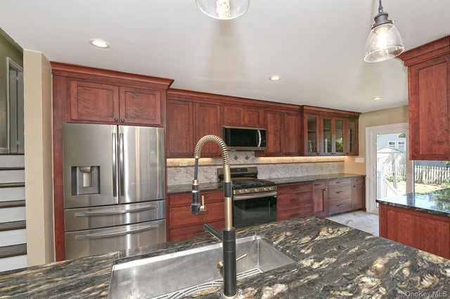 7 Rensselaer Drive, Commack, NY 11725