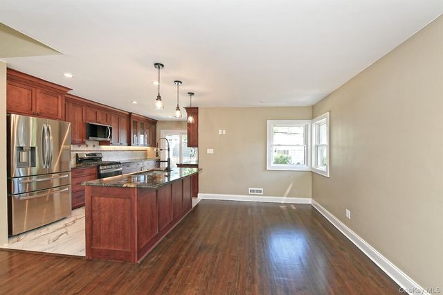 7 Rensselaer Drive, Commack, NY 11725