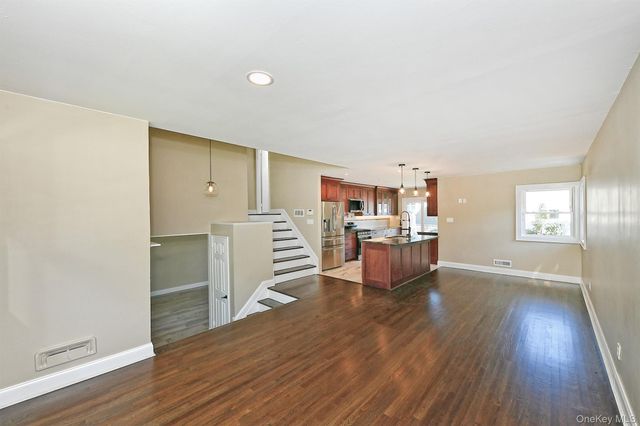 7 Rensselaer Drive, Commack, NY 11725