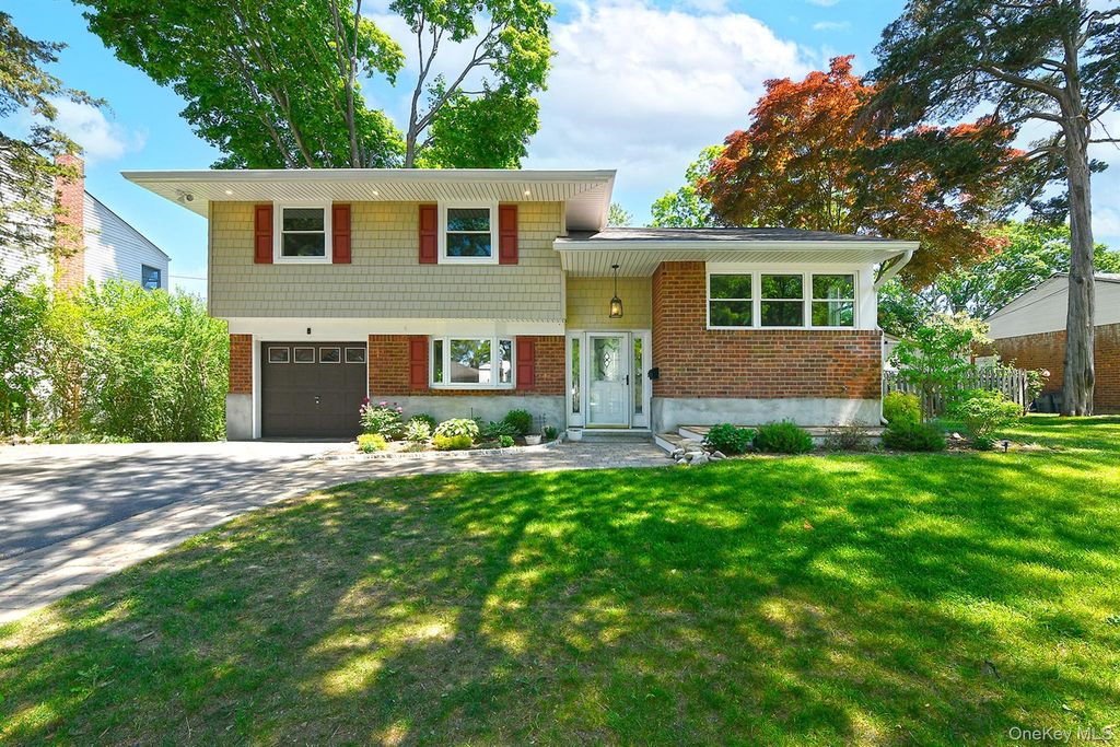 7 Rensselaer Drive, Commack, NY 11725