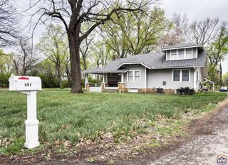 1607 NW Lower Silver Lake RD, Topeka, KS 66608