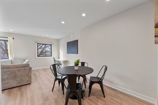 7109 N Western Avenue 2N, Chicago, IL 60645