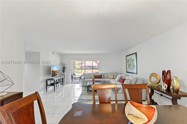 5876 Regal Glen Dr 101, Boynton Beach, FL 33437