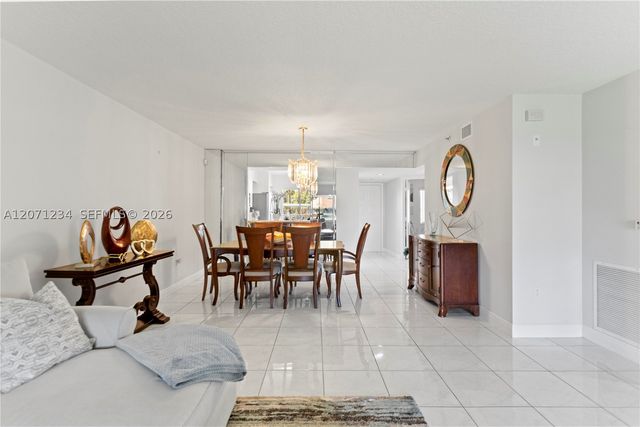 5876 Regal Glen Dr 101, Boynton Beach, FL 33437
