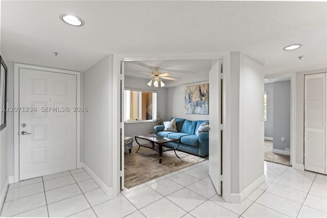 5876 Regal Glen Dr 101, Boynton Beach, FL 33437