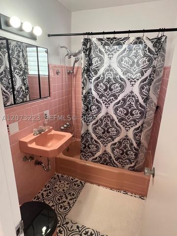 7720 Harding Ave 8, Miami Beach, FL 33141
