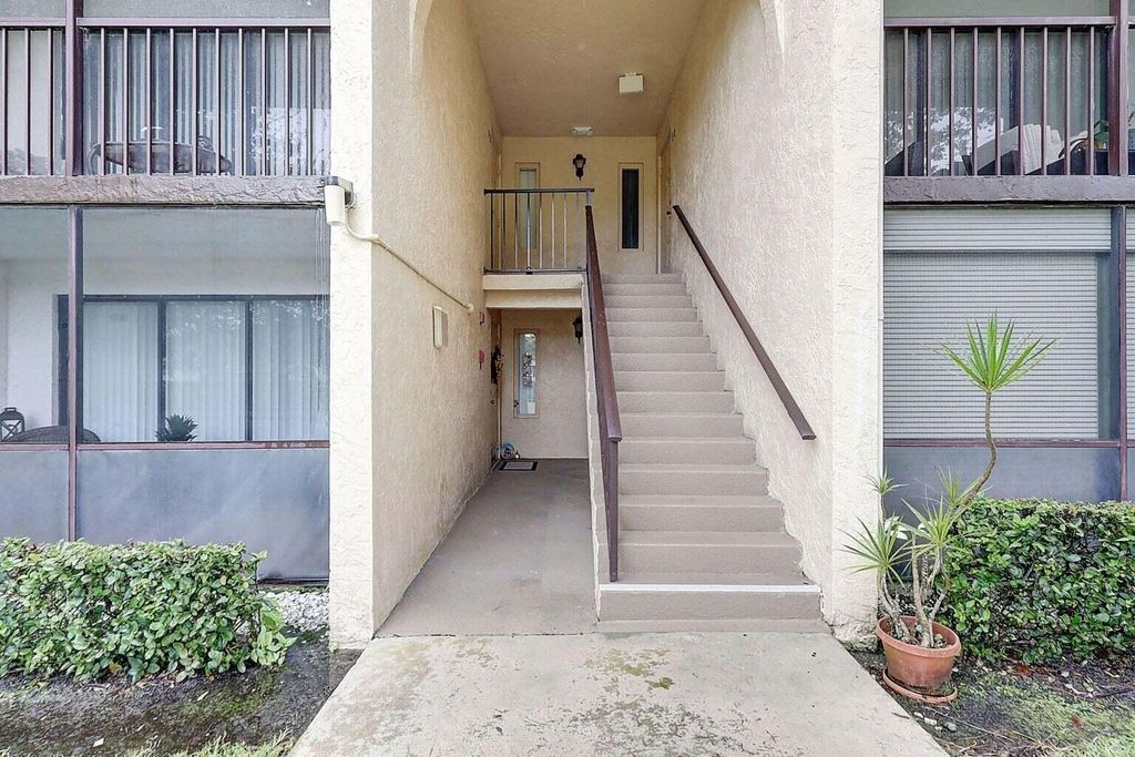802 Sky Pine Way F2, Greenacres, FL 33415