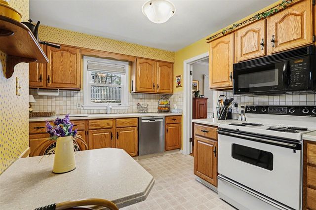 2309 Sheffield Drive, Kalamazoo, MI 49008