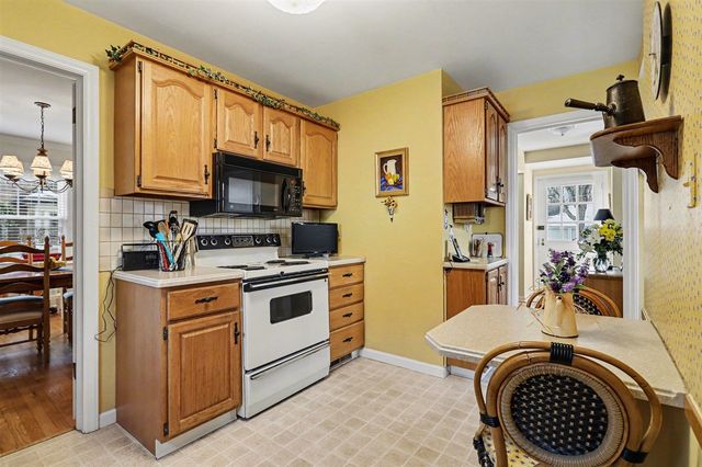 2309 Sheffield Drive, Kalamazoo, MI 49008